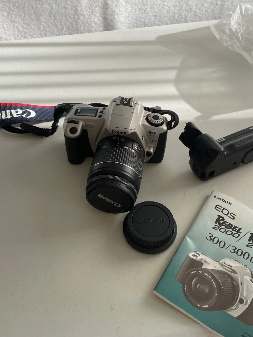 Canon EOS Rebel 2000 35mm SLR Film Camera Bundle - Vintage Analogue Aesthetic
